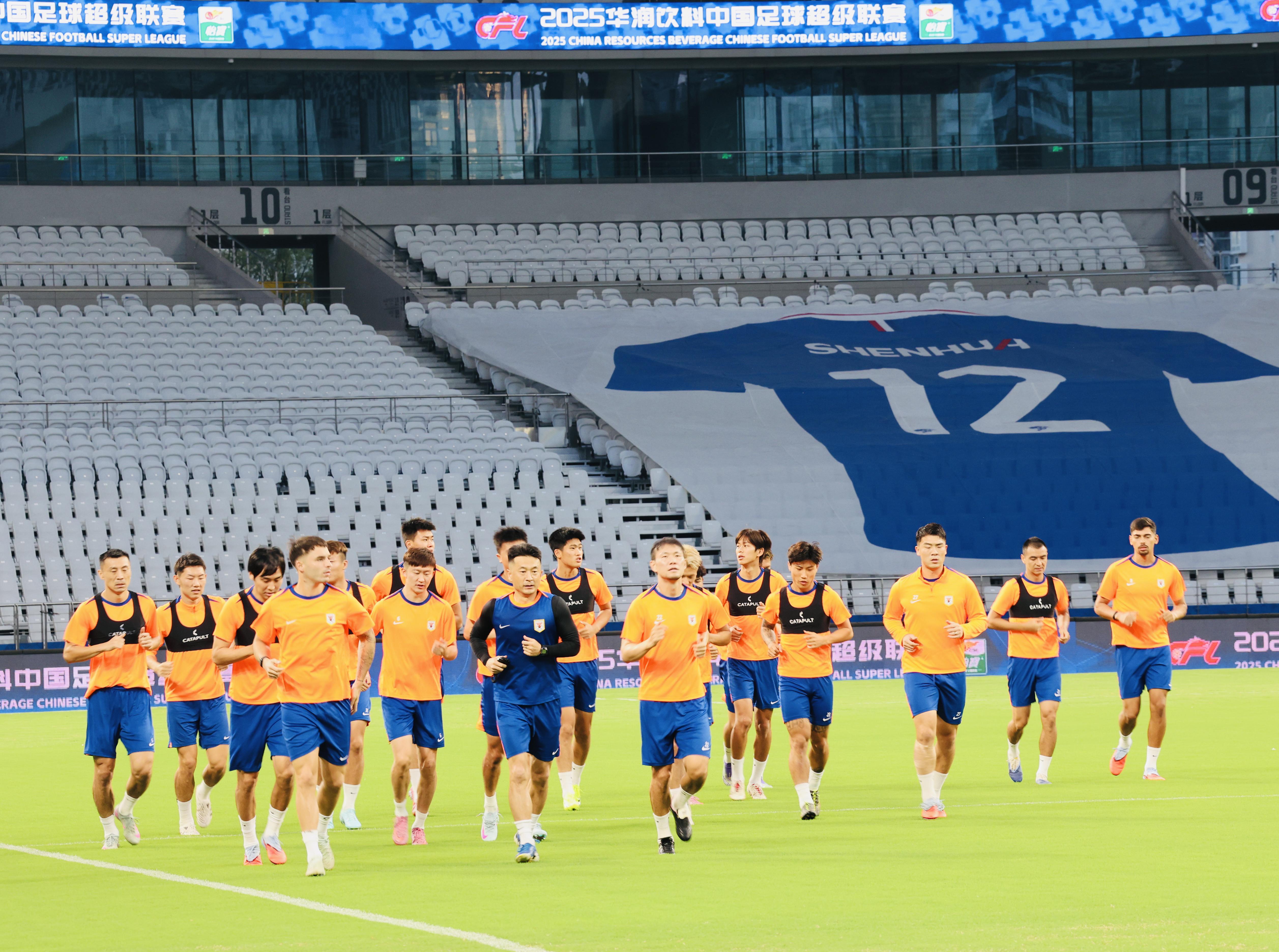 开云APP-直击泰山队22人训练，主力缺席已成定局，韩鹏相信球员的能力