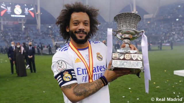 开云体育官网-23冠平亨托 马塞洛首次作为皇马队长举起冠军奖杯