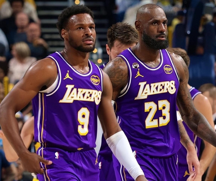 开云官网-东契奇爆发詹姆斯转型，湖人状态持续升温|勒布朗·詹姆斯|布朗尼·詹姆斯|体育赛事讨论|卢卡-东契奇|勒布朗-詹姆斯_新浪体育_新浪新闻